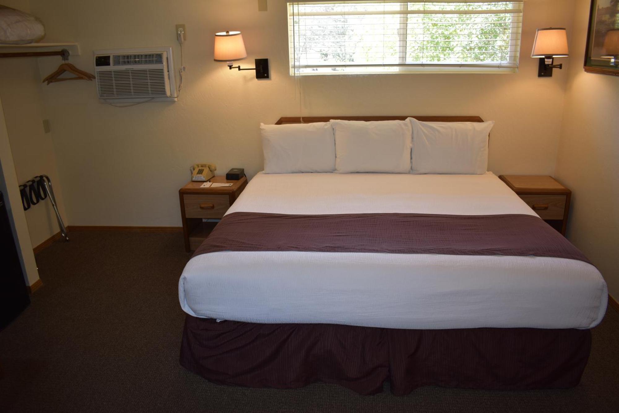 Lazy J Ranch Motel ทรีริเวอร์ส ภายนอก รูปภาพ