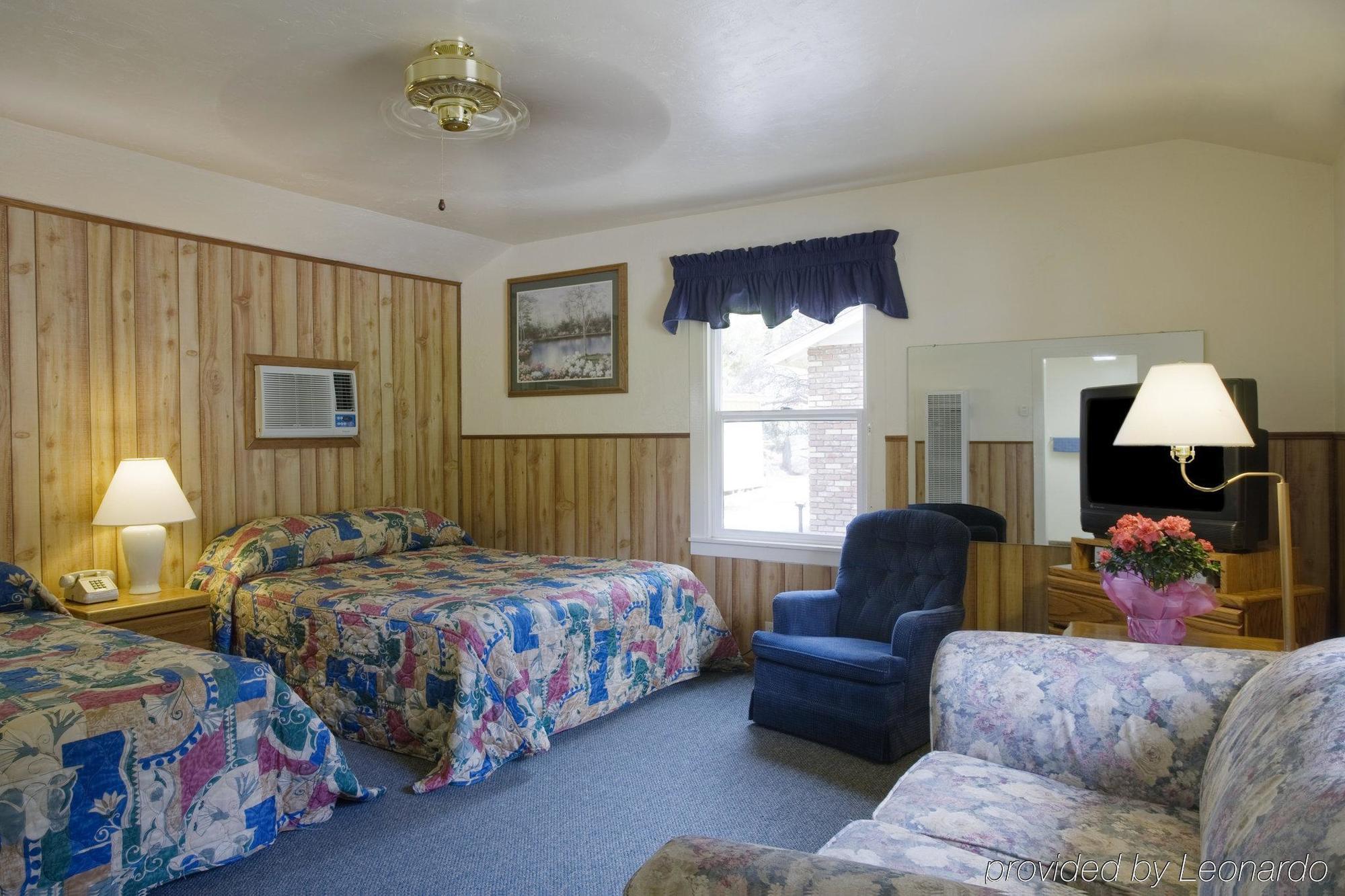 Lazy J Ranch Motel ทรีริเวอร์ส ห้อง รูปภาพ