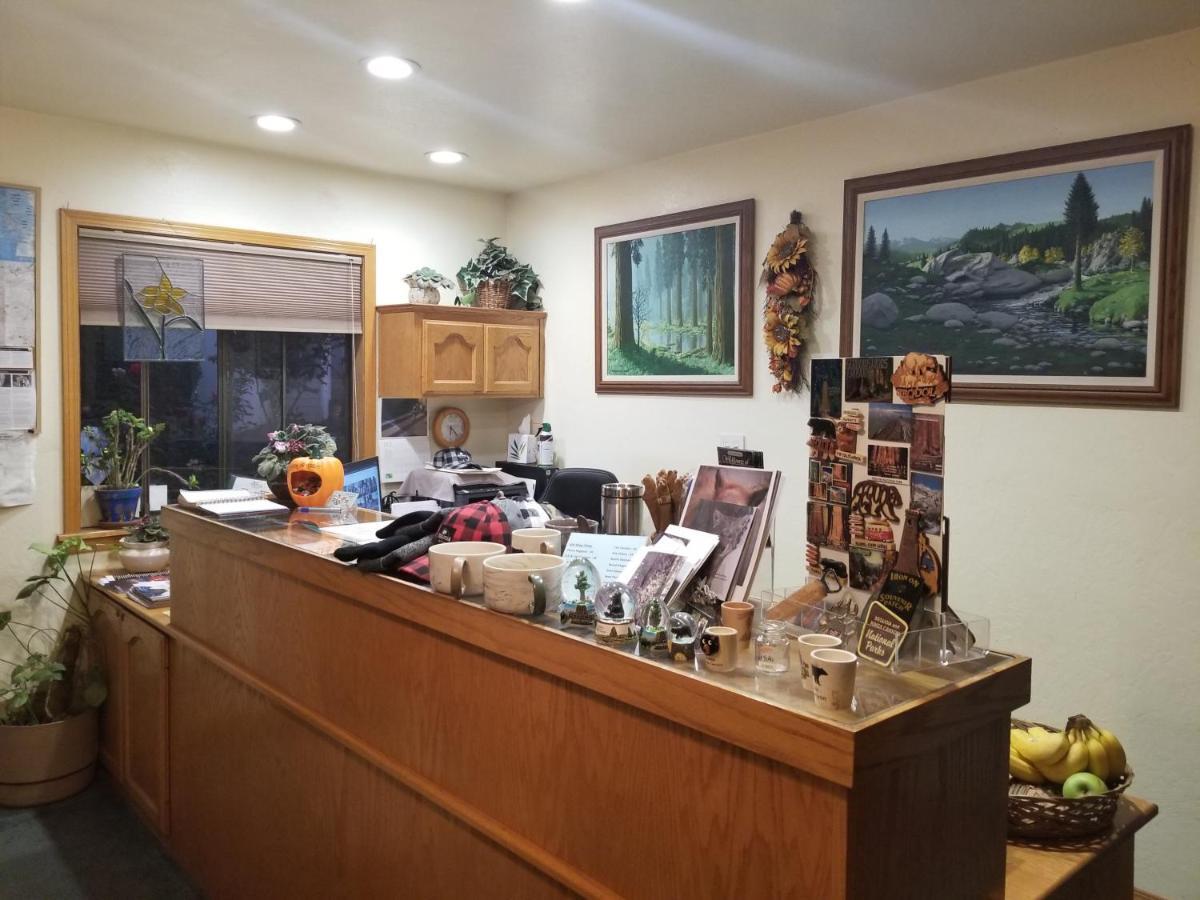Lazy J Ranch Motel ทรีริเวอร์ส ภายนอก รูปภาพ